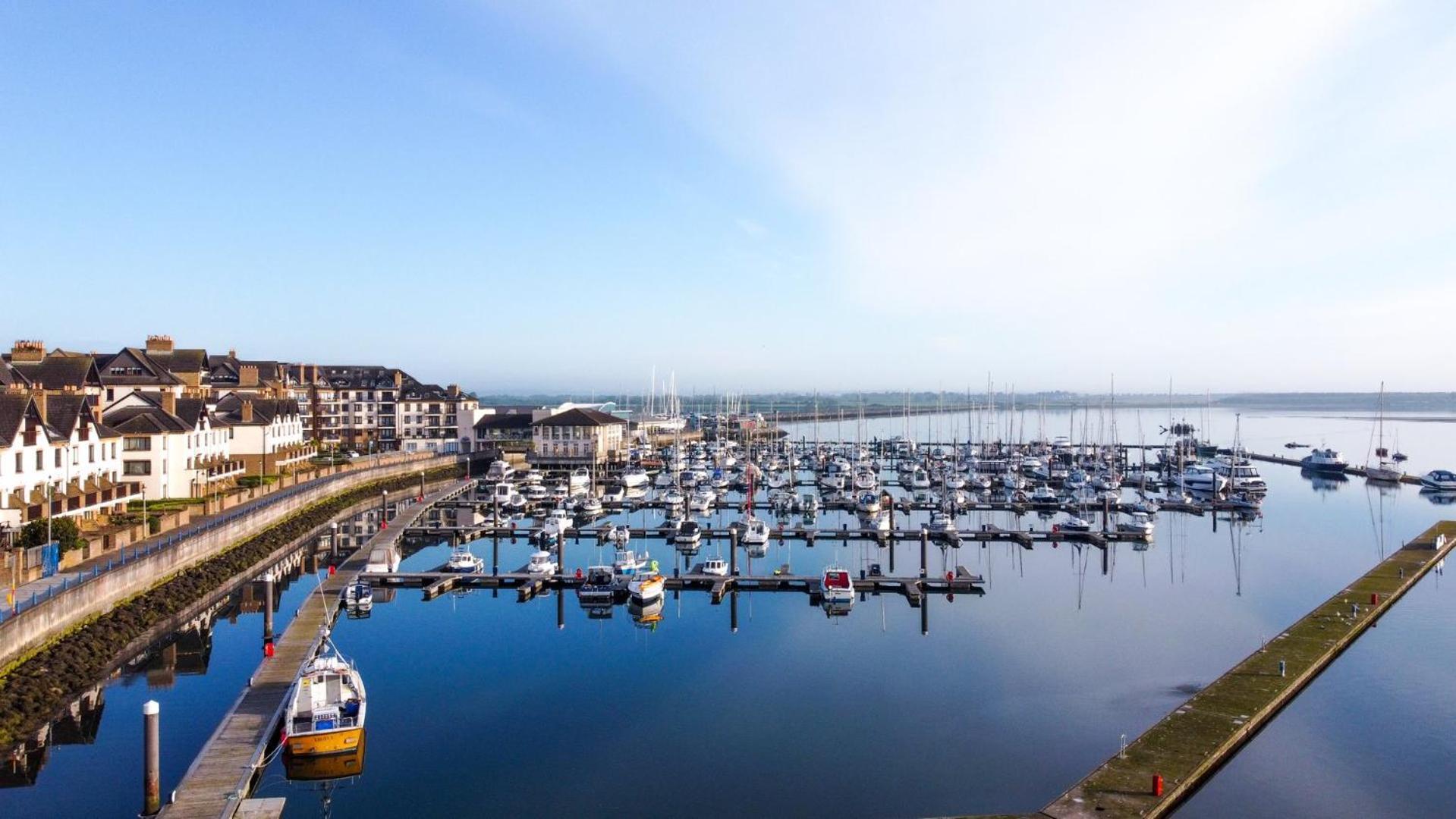 Guestready - Impressionante Flat Com Vista Terraco Lägenhet Malahide Exteriör bild